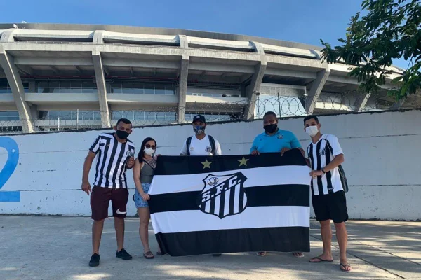 Torcedores do Santos no Maracanã