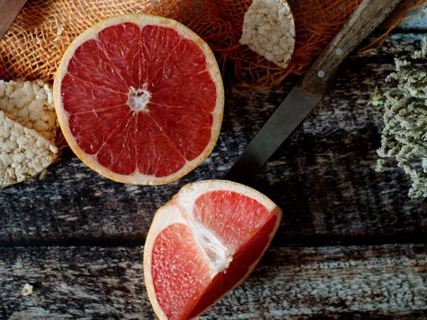 Laranja moro ajuda a perder gordura abdominal