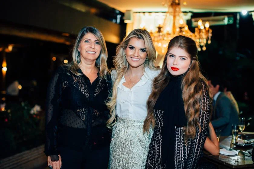 Isadora Campos entre Greice e Nadia Yusuf Isadora Campos entre Greice e Nadia Yusuf