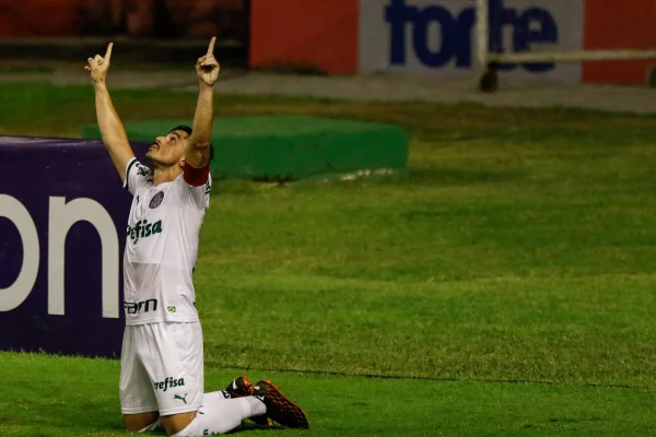 Palmeiras poupa titulares, mas vence o Sport e se mantém em sexto no Brasileirão