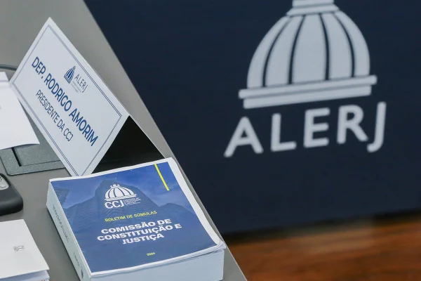 Comissão da Alerj deve discutir nesta 4ª regras para mandato-tampão
