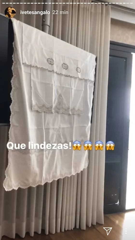 O enxoval é de Naelia Donatti, a mesma pessoa que fez o de Enrico, filho de Karina Bacchi O enxoval é de Naelia Donatti, a mesma pessoa que fez o de Enrico, filho de Karina Bacchi
