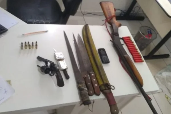 Homem é preso suspeito de ameaçar filha em razão de empréstimo