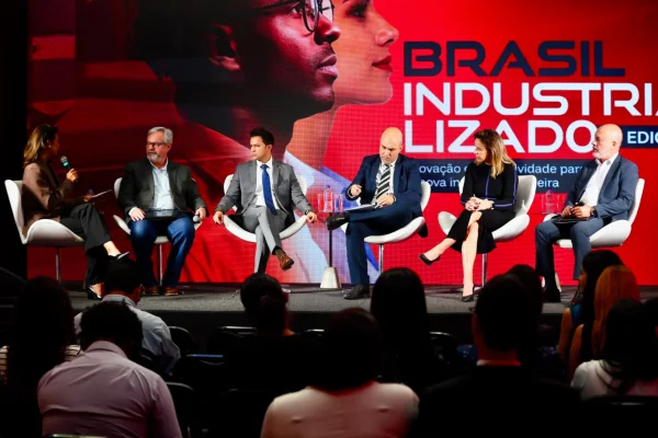 Ao vivo: especialistas debatem rumos da reindustrialização no Brasil