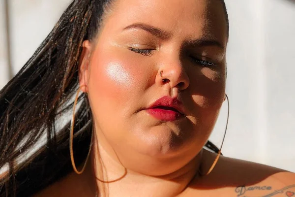 Gordofobia: Thais Carla já vivenciou o preconceito na sala de parto
