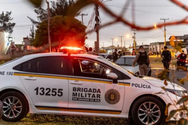Após demissão, homem mata família de ex-patrão com facão