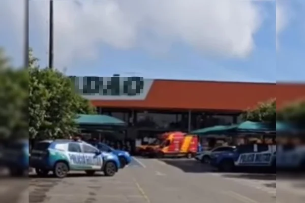 Homem invade mercado e mata ex-mulher com 4 tiros em GO