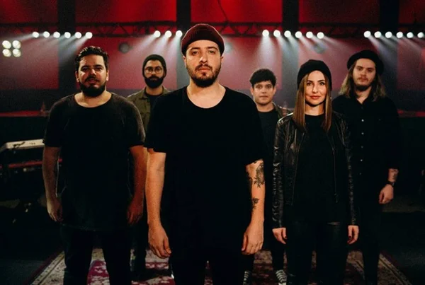 Isaías Saad participa de evento gospel em drive-in com cantores evangélicos