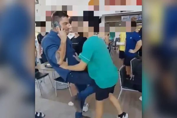 DF: pai de aluno suspeito de criar nudes de colegas com IA chuta estudante