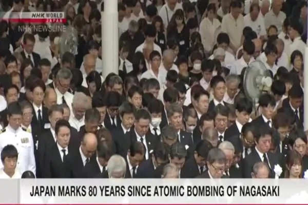 Homenagem às vítimas da bomba atômica que atingiu Nagasaki, no Japão, há 80 anos