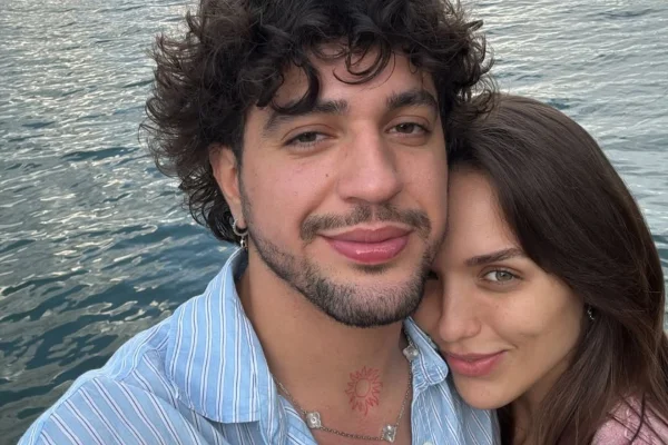 Nattan e Rafa Kalimann abraçados