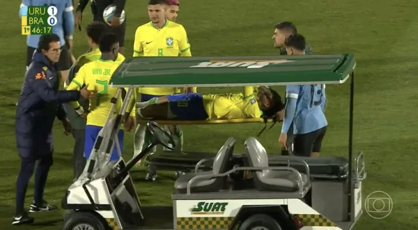 Neymar sente lesão e deixa campo chorando - Metrópoles