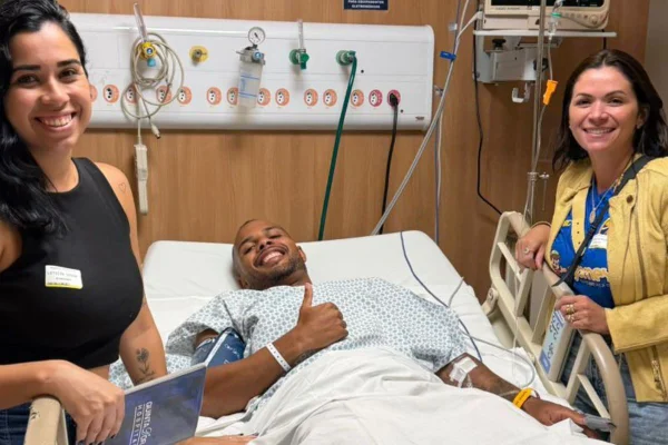 Jogador fala pela 1ª vez após convulsão durante jogo: “O pior passou”