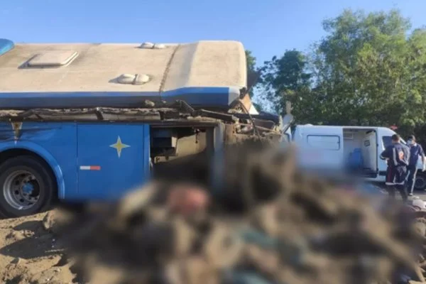 Vítimas de acidente em rodovia de SP estavam a caminho de fábrica têxtil