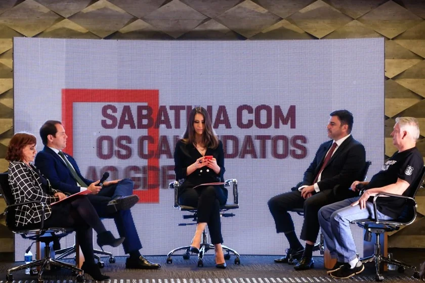 A diretora de Redação do Metrópoles, Lilian Tahan, e representantes de sindicatos A diretora de Redação do Metrópoles, Lilian Tahan, e representantes de sindicatos