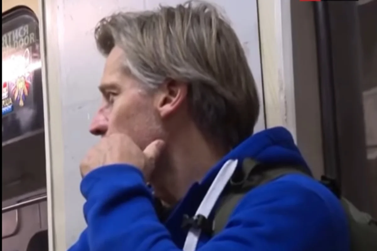 Nikolaj Coster-Waldau passa a noite em estação de metrô durante alerta vermelho em Kiev, na Ucrânia Nikolaj Coster-Waldau passa a noite em estação de metrô durante alerta vermelho em Kiev, na Ucrânia