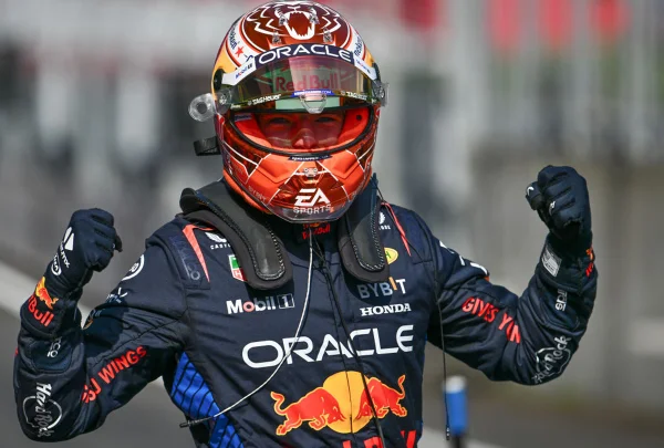 Imagem colorida de Max Verstappen - Metrópoles