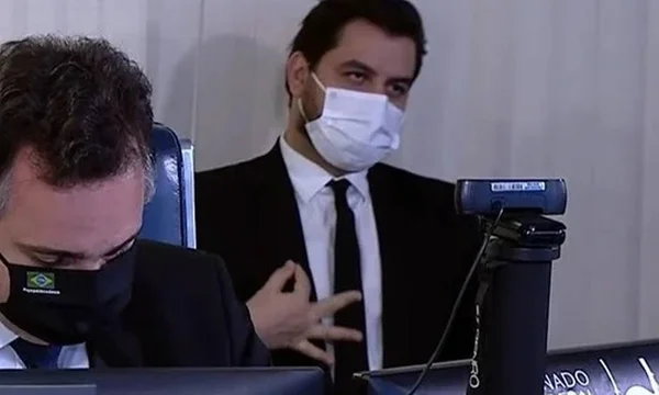 Lula Mauro Cid Filipe Martins fez um gesto associado a supremacistas brancos durante uma audiência no Senado