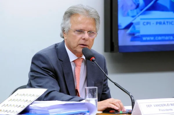 Sem acordo, CPI do BNDES caminha para a “terceira pizza”