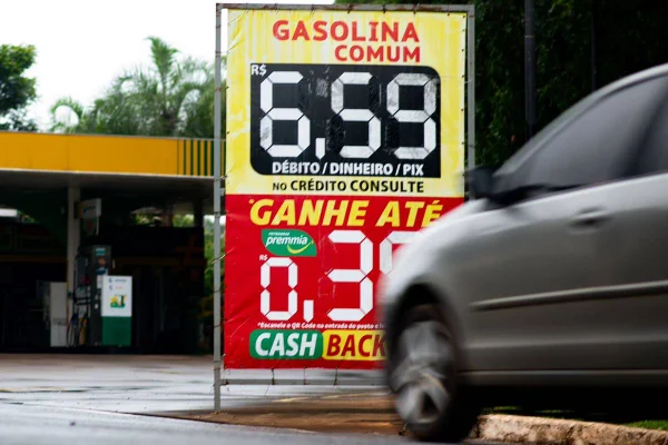 Preço da gasolina aumenta novamente e chega a R$ 6,59 nos postos do DF
