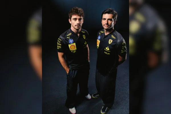 Imagem colorida de pilotos da Ferrari - Metrópoles