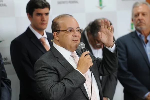 “Dá para votar”, diz Ibaneis a distritais sobre pacote emergencial