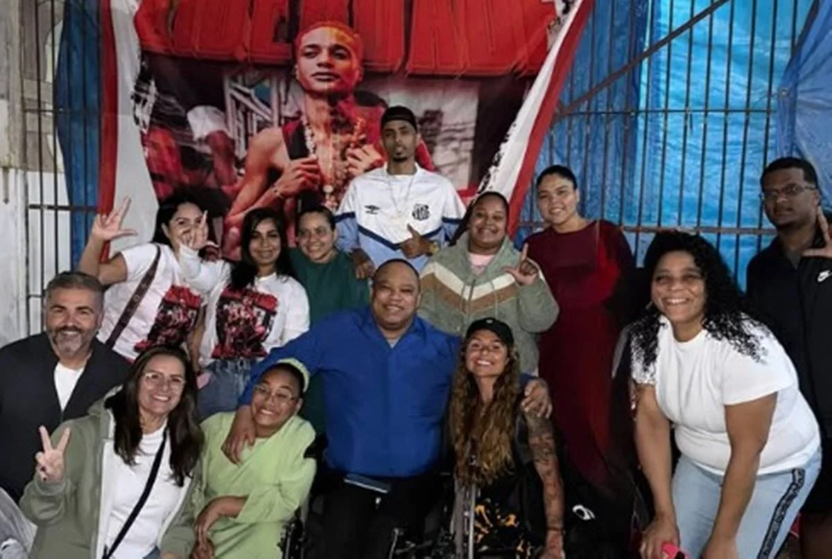 Noiva de Oruam faz vigília em presídio após decisão do STJ