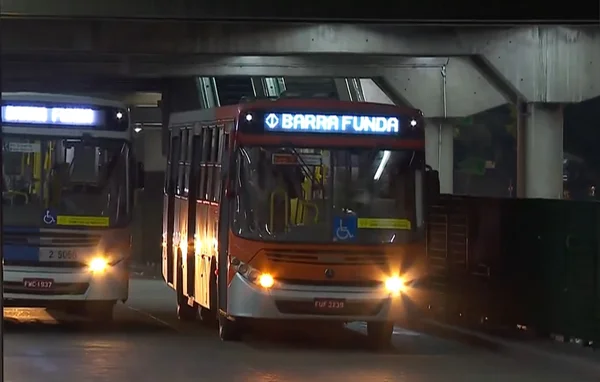 Motoristas de ônibus marcam greve para esta sexta-feira em SP