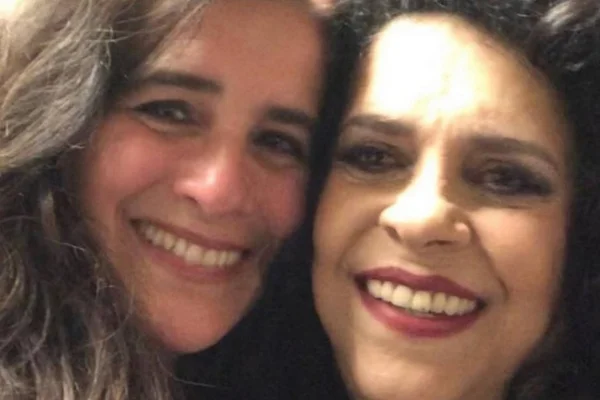 Lúcia Veríssimo relembra relação e critica musical sobre Gal Costa