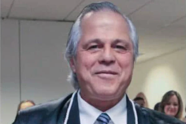 Desembargador Luís César de Paula Espíndola
