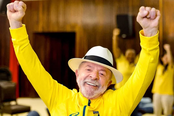 Lula comemora vitória do Brasil contra o Japão: “Parabéns à Seleção”