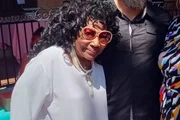 Atriz americana Dalyce Curry, de 95 anos, é encontrada morta em uma casa incendiada
