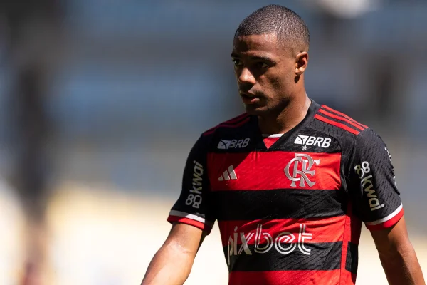 Foto colorida de de la Cruz, do Flamengo - Metrópoles