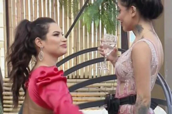 A Fazenda 12: Mirella reclama de Raissa e a chama de “amante do ex”