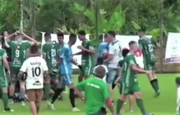 sc crianças feridas acidente roçadeira jogo