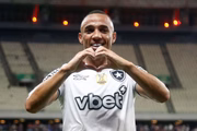 De zagueiro, Marçal marcou duas vezes em goleada contra o Fortaleza
