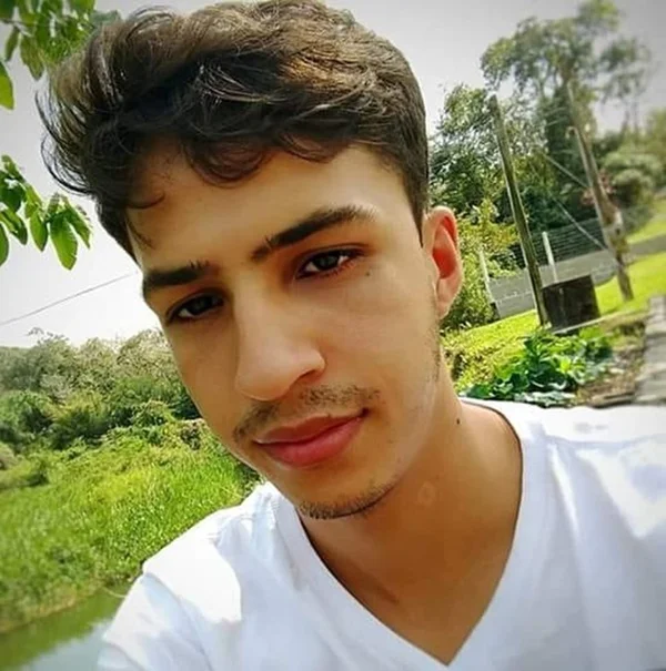 Jovem morre eletrocutado ao tentar consertar ventilador