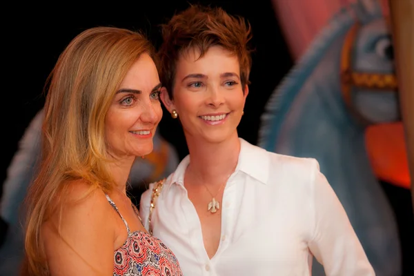 Maria da Graça Miziara e Déborah Pinheiro Rocha Maria da Graça Miziara e Déborah Pinheiro Rocha