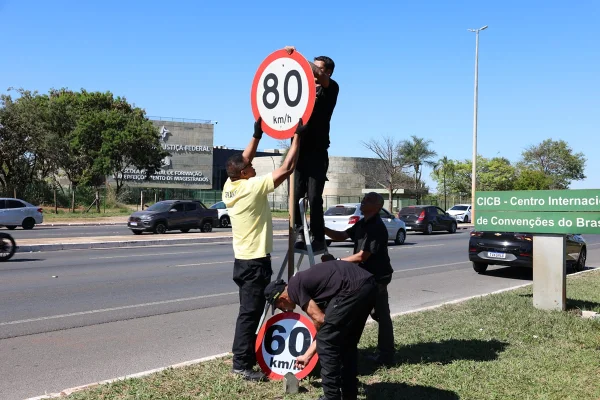 Ponte JK: sinalização de redução de velocidade começa a ser instalada - destaque galeria Ponte JK: sinalização de redução de velocidade começa a ser instalada - destaque galeria