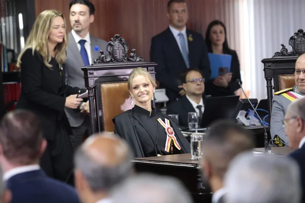 Imagem colorida de Verônica Sterman, nova ministra do STM
