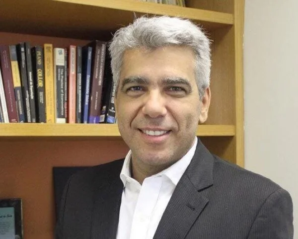 Imagem colorida economista marcio holland fgv