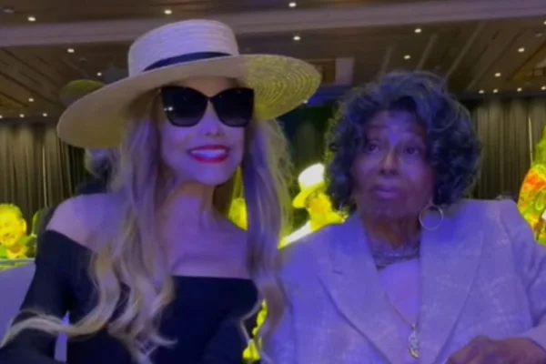 Katherine Jackson, mãe de Michael Jackson, celebrou o aniversário de 96 anos nessa segunda-feira (4/5) e recebeu declarações dos internautas - Metrópoles