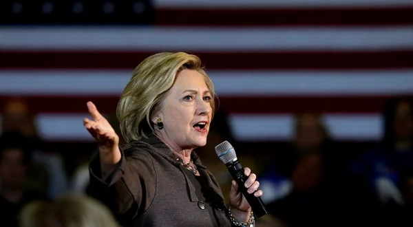 Hillary Clinton diz que foco de rivais em escândalo do marido não vai funcionar