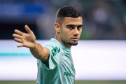 Andreas Pereira aquecendo antes da partida entre Palmeiras diante do Internacional Andreas Pereira aquecendo antes da partida entre Palmeiras diante do Internacional