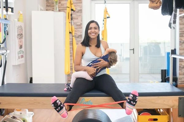 Baby pilates: método ajuda mães no pós-parto a recuperar autoestima