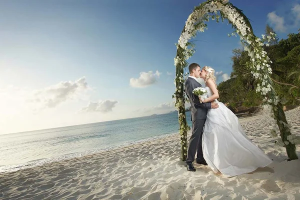Confira dicas para realizar um casamento inesquecível longe de casa