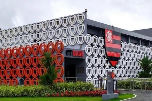 Foto colorida de CT do Flamengo - Metrópoles
