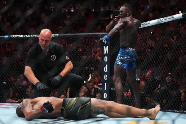 Adesanya “apaga” Alex Poatan e reconquista o cinturão no UFC 287