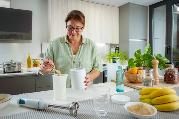 É saudável trocar uma refeição por whey protein? Tire a dúvida