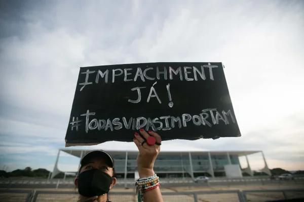 O Brasil tá lascado (por Tânia Fusco)